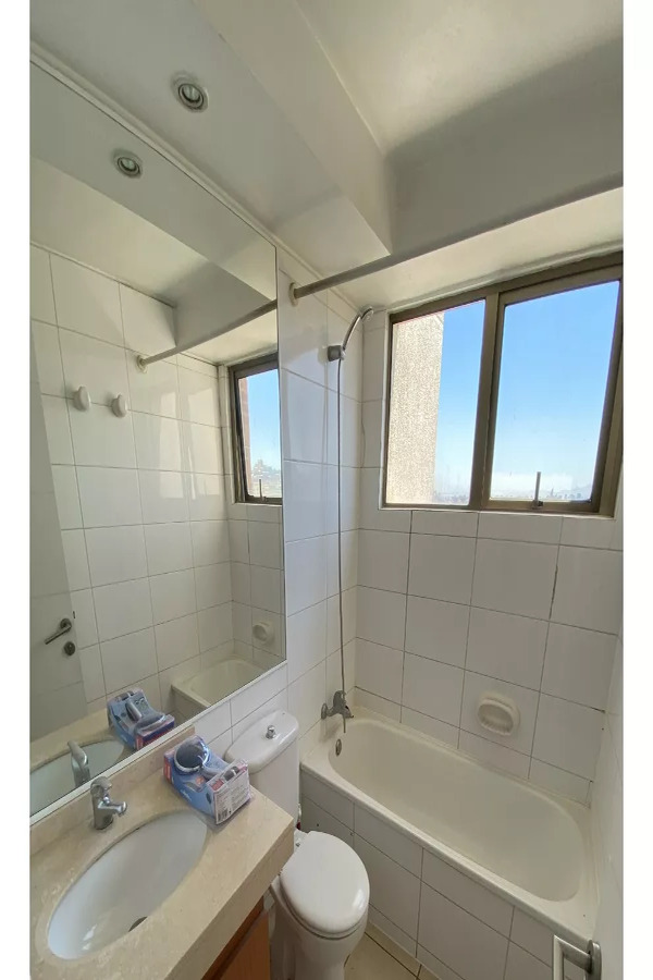 Departamento De Dos Dormitorios, Pdte. Errázuriz, Las Condes - Imagen 9