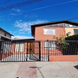 Casa De Dos Pisos, Tres Dormitorios, Maipú